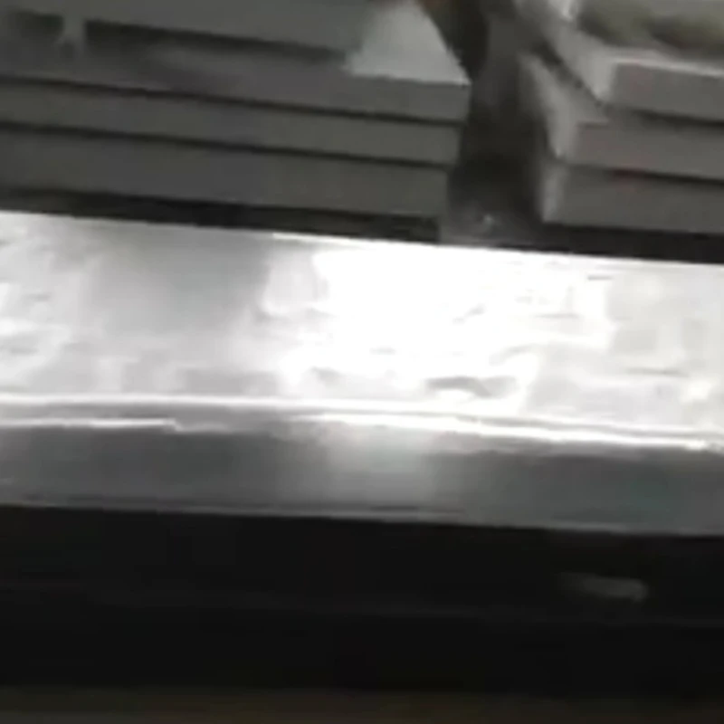 4 미터 화강암 플랫폼이 포장 및 배송 중입니다.